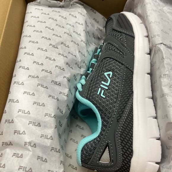 Fila women’s running shoes - Brand new in box - Size 6.5 - Picture 4 of 8